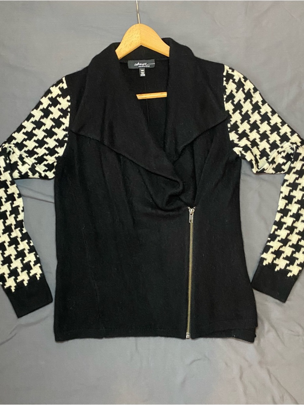 Saks Fifth Avenue 100% Cashmere Women’s Sweater Size M Houndstooth Zip Cardigan